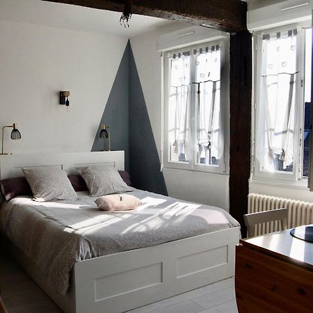 Apartamento L Imprevu Chartres Exterior foto